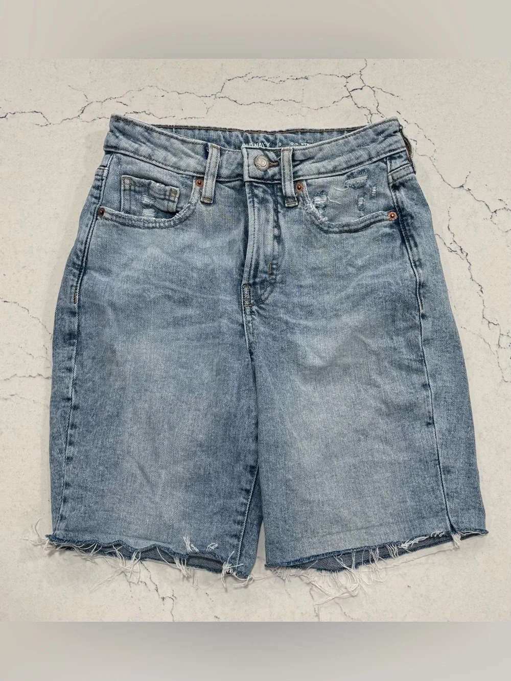 Old Navy O.G. Straight High Rise Light Wash Denim Bermuda Shorts Women’s 0 Jorts